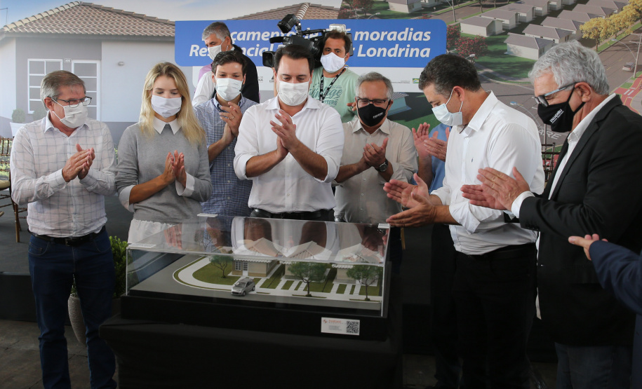 O governador Carlos Massa Ratinho Junior participou nesta segunda-feira (25) do lançamento de 866 novas moradias populares em Londrina, na região Norte. Londrina, 25/01/2021 - Foto: Geraldo Bubniak/AEN