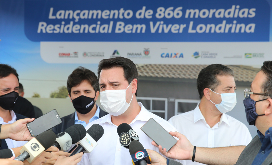 O governador Carlos Massa Ratinho Junior participou nesta segunda-feira (25) do lançamento de 866 novas moradias populares em Londrina, na região Norte. Londrina, 25/01/2021 - Foto: Geraldo Bubniak/AEN