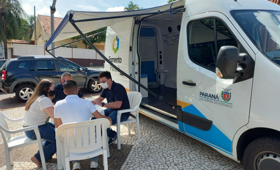Ecossistemas terrestres dependem de conscientização e de políticas públicas  -  Atendimentos de agentes de crédito em Foz do Iguaçu  -  Foto: Divulgação Fomento Paraná
