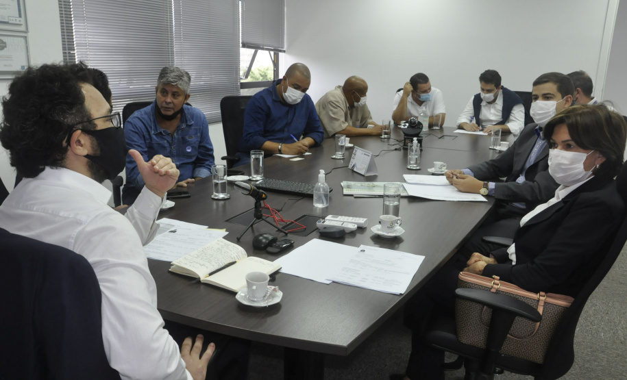 Ecossistemas terrestres dependem de conscientização e de políticas públicas  -  Reunião com prefeitos de Alto Paraná, Claudemir Pereira (Palito), e de Santo Inácio, Dra. Geny Violatto, para tratar de parcerias. -   Foto: Divulgação Fomento Paraná