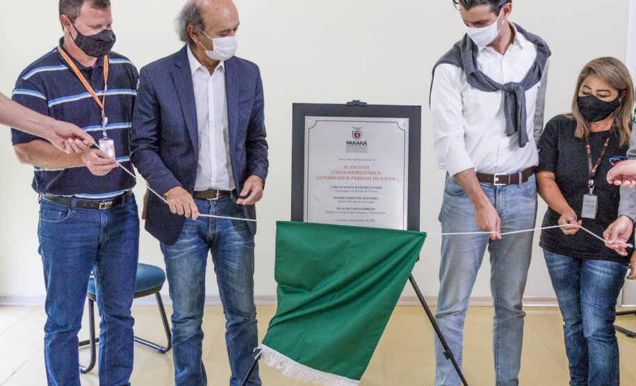 A Usina Governador Pedro Viriato Parigot de Souza (GPS) completou 50 anos nesta terça-feira, 26 de janeiro. O presidente da Copel, Daniel Pimentel Slaviero, e o diretor geral da Copel Geração e Transmissão, Moacir Carlos Bertol, visitaram a usina para comemorar a data com a equipe responsável pela planta e anunciaram um investimento de R$ 100 milhões para uma nova etapa de modernização do empreendimento.  - Curitiba, 26/01/2021  -  Foto: Divulgação Copel