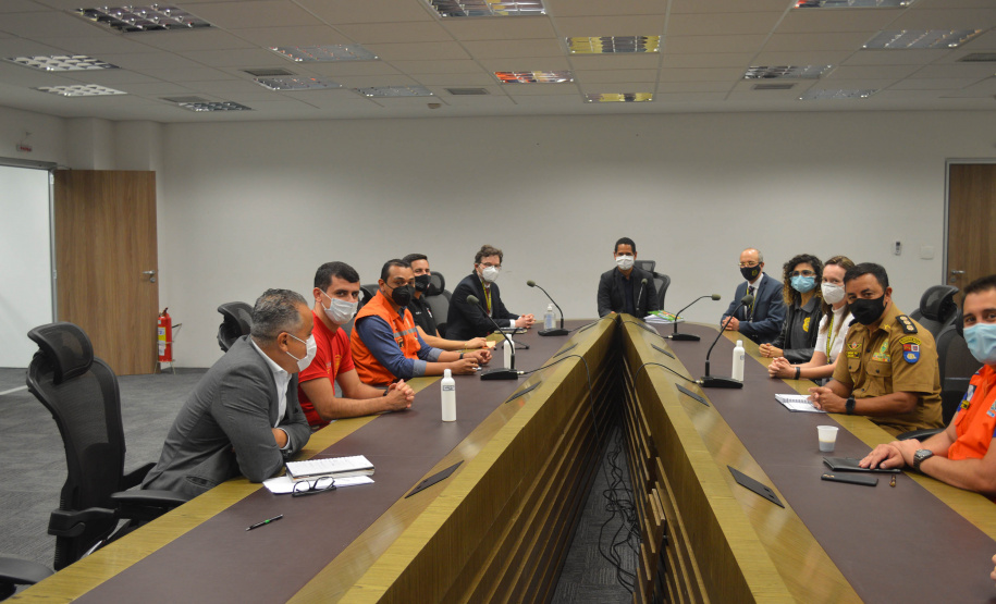 A preparação e translado dos 19 corpos das vítimas do acidente ocorrido segunda-feira (25) na BR-376, em Guaratuba, no Litoral do Paraná, foi um dos assuntos discutidos em reunião entre representantes dos governos do Paraná e do Pará, realizada terça-feira (26), em Curitiba.  Curitiba, 26/01/2021  -  Foto: Divulgação Secretaria Segurança Pública do Paraná/SESP