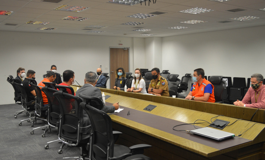 A preparação e translado dos 19 corpos das vítimas do acidente ocorrido segunda-feira (25) na BR-376, em Guaratuba, no Litoral do Paraná, foi um dos assuntos discutidos em reunião entre representantes dos governos do Paraná e do Pará, realizada terça-feira (26), em Curitiba.  Curitiba, 26/01/2021  -  Foto: Divulgação Secretaria Segurança Pública do Paraná/SESP