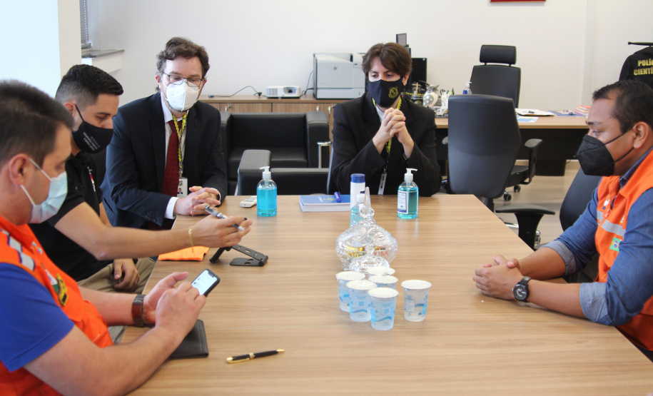 A preparação e translado dos 19 corpos das vítimas do acidente ocorrido segunda-feira (25) na BR-376, em Guaratuba, no Litoral do Paraná, foi um dos assuntos discutidos em reunião entre representantes dos governos do Paraná e do Pará, realizada terça-feira (26), em Curitiba.  Curitiba, 26/01/2021  -  Foto: Divulgação Secretaria Segurança Pública do Paraná/SESP