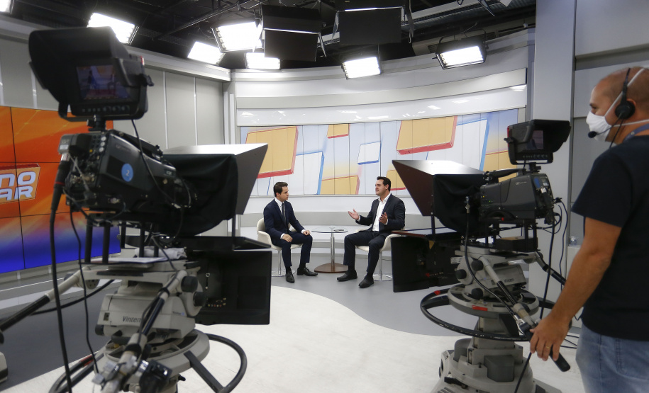 CURITIBA - 27-01-2021 -Governador Carlos Massa Ratinho Junior durante entrevista para a rádio Jovem Pan e a RIC TV.Foto: Jonathan Campos/AEN