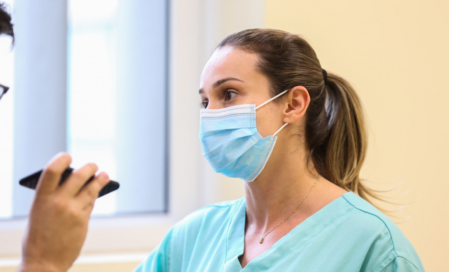 Vacina Oxford/AstraZeneca para imunizacao  em profissionais de saude do Hospital de Reabilitação do Paraná que tem leitos exclusivo de combate à Covid-19.  Curitiba, 27/01/2021. Foto: Geraldo Bubniak/AEN