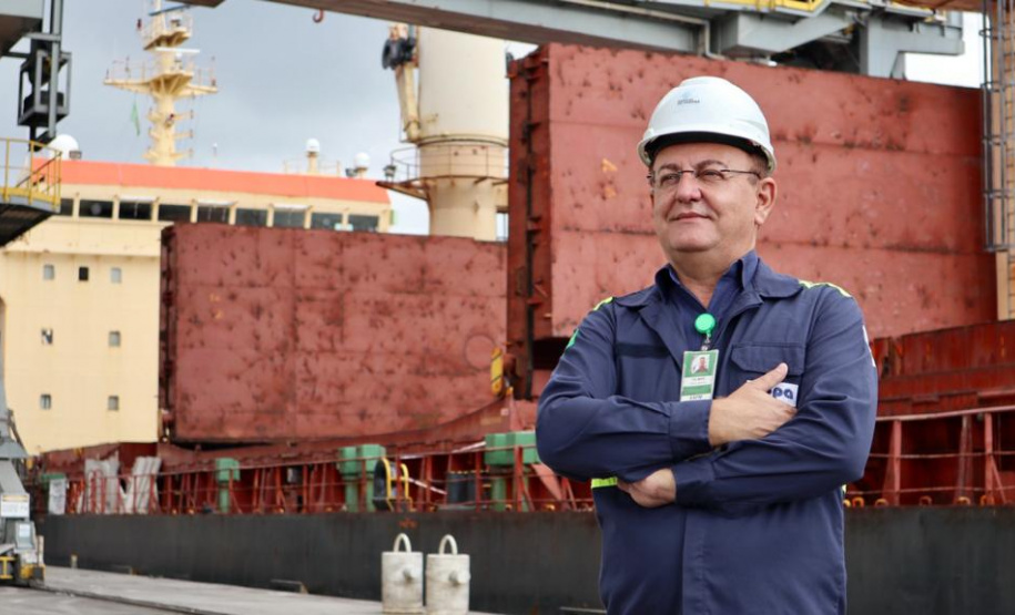 Dia do Portuário marca a essencialidade desses trabalhadores - Comemorada no dia 28 de janeiro, a data ressalta o trabalho de mais de 50 mil homens e mulheres, no Brasil, 3,1 mil no Paraná, que atuam no transporte internacional de cargas e são essenciais para economia mundial - Foto: Claudio Neves/Portos do Paraná