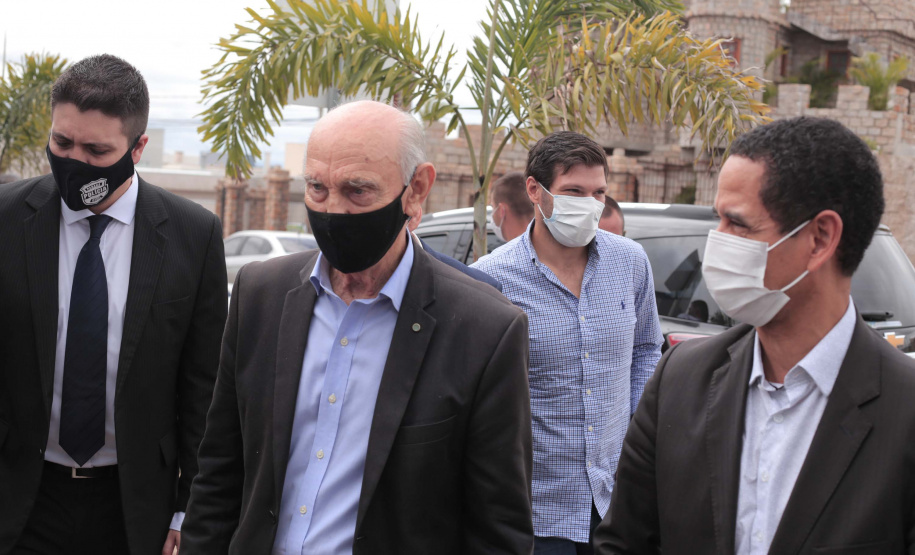 O Governo do Estado entregou nesta quinta-feira (28) ao município de Cambé, no Norte do Estado, a nova delegacia de Polícia Civil. Esta obra significa a reestruturação das atividades do órgão. Os novos espaços e a ausência de custódia de presos significam ampliação das diligências policiais e investigações para solucionar crimes, atividade fim da instituição. Junto à Delegacia, também foi inaugurado o prédio do 1º Distrito. Foto: Toni Silva