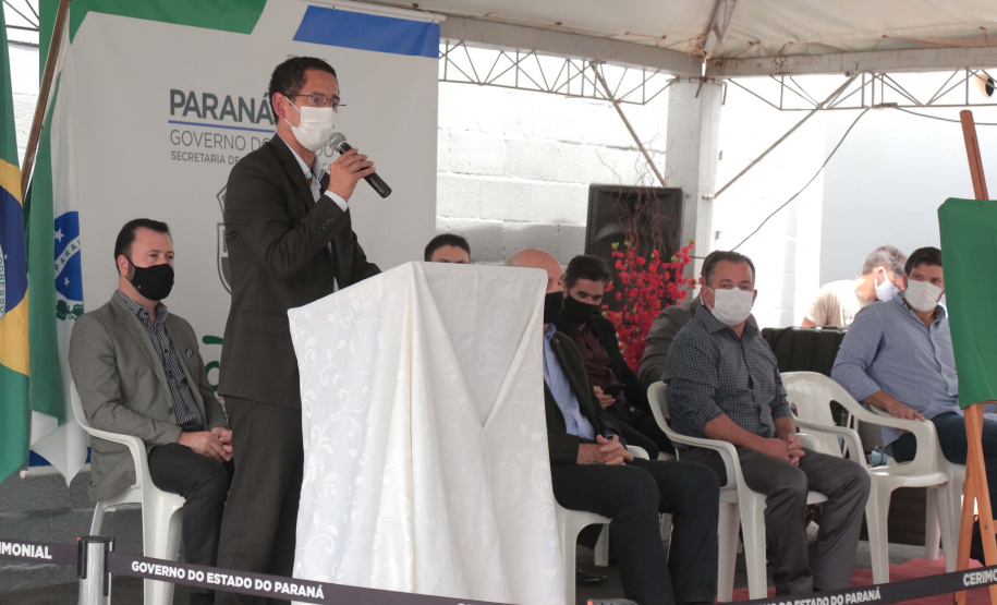 O Governo do Estado entregou nesta quinta-feira (28) ao município de Cambé, no Norte do Estado, a nova delegacia de Polícia Civil. Esta obra significa a reestruturação das atividades do órgão. Os novos espaços e a ausência de custódia de presos significam ampliação das diligências policiais e investigações para solucionar crimes, atividade fim da instituição. Junto à Delegacia, também foi inaugurado o prédio do 1º Distrito. Foto: Toni Silva