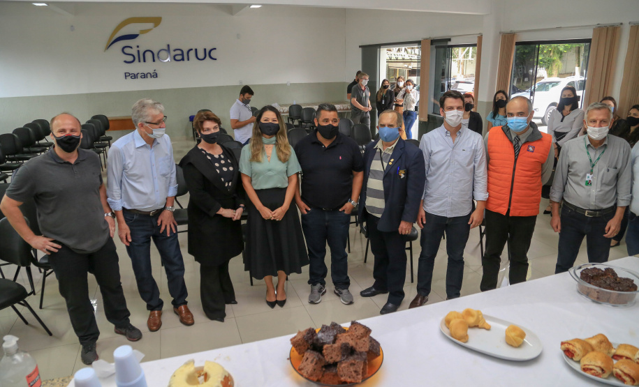 Permissionários atacadistas da Ceasa Curitiba fazem doação 25 toneladas de alimentos para entidades beneficentes de Curitiba e Região Metropolitana, além de famílias atingidas pelas chuvas em Irati, na região Centro-Sul do Estado. - Curitiba, 29/01/2021  -  Foto: Veldelino Pontes