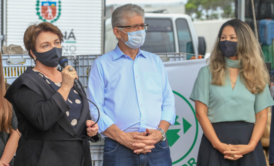 Permissionários atacadistas da Ceasa Curitiba fazem doação 25 toneladas de alimentos para entidades beneficentes de Curitiba e Região Metropolitana, além de famílias atingidas pelas chuvas em Irati, na região Centro-Sul do Estado. - Curitiba, 29/01/2021  -  Foto: Veldelino Pontes