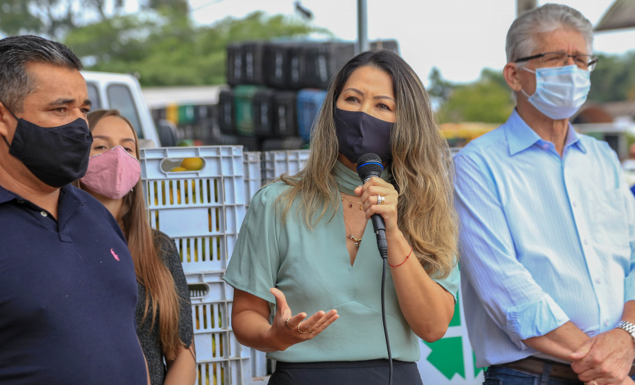Permissionários atacadistas da Ceasa Curitiba fazem doação 25 toneladas de alimentos para entidades beneficentes de Curitiba e Região Metropolitana, além de famílias atingidas pelas chuvas em Irati, na região Centro-Sul do Estado. - Curitiba, 29/01/2021  -  Foto: Veldelino Pontes