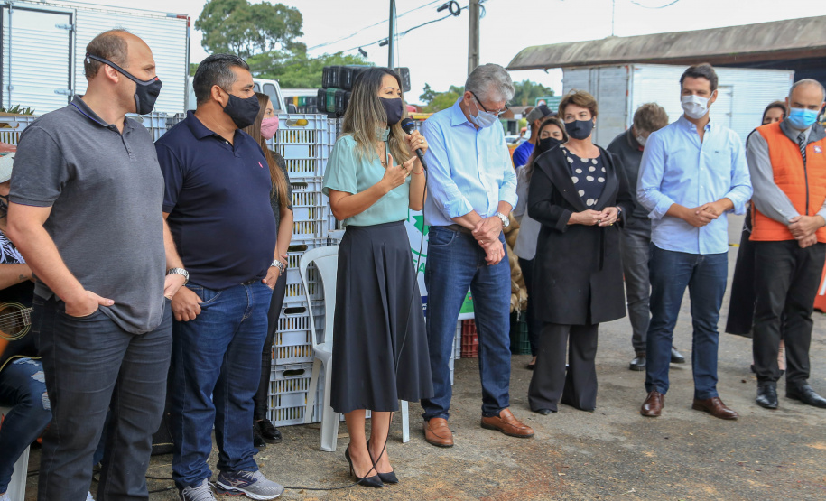 Permissionários atacadistas da Ceasa Curitiba fazem doação 25 toneladas de alimentos para entidades beneficentes de Curitiba e Região Metropolitana, além de famílias atingidas pelas chuvas em Irati, na região Centro-Sul do Estado. - Curitiba, 29/01/2021  -  Foto: Veldelino Pontes