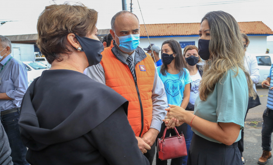 Permissionários atacadistas da Ceasa Curitiba fazem doação 25 toneladas de alimentos para entidades beneficentes de Curitiba e Região Metropolitana, além de famílias atingidas pelas chuvas em Irati, na região Centro-Sul do Estado. - Curitiba, 29/01/2021  -  Foto: Veldelino Pontes