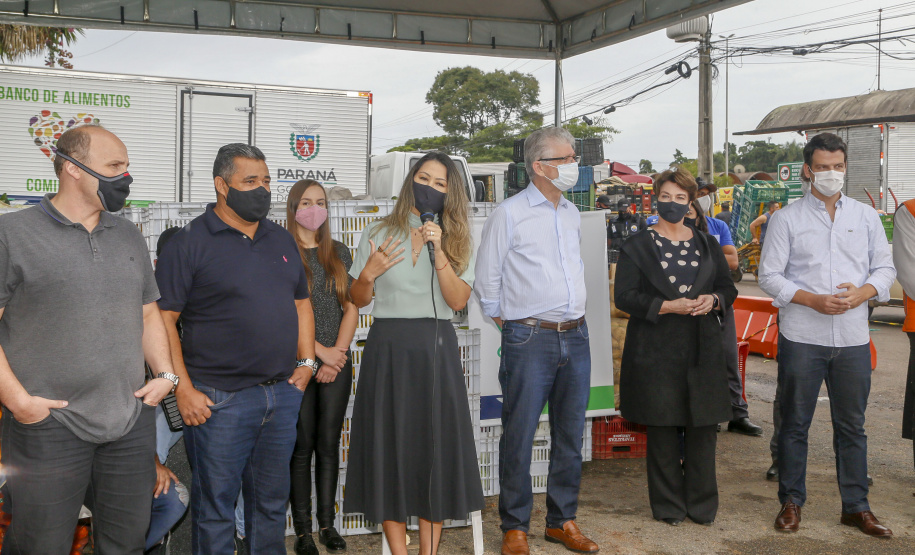 Permissionários atacadistas da Ceasa Curitiba fazem doação 25 toneladas de alimentos para entidades beneficentes de Curitiba e Região Metropolitana, além de famílias atingidas pelas chuvas em Irati, na região Centro-Sul do Estado. - Curitiba, 29/01/2021  - Foto: Gilson Abreu/AEN