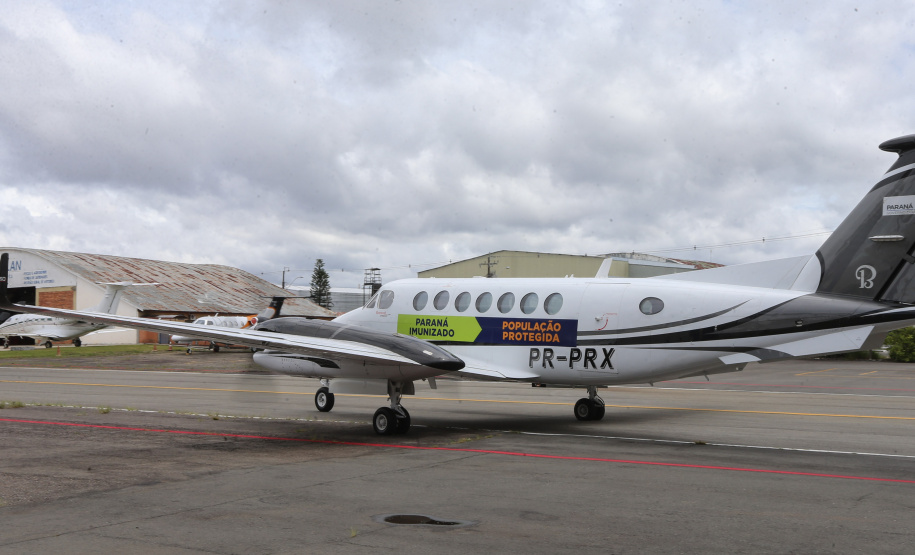 O secretário de Estado da Saude Beto Preto  entrega  novo lote da vacina contra o coronavírus nesta sexta-feira (29). São atendidas sete regionais com 19,6 mil doses. 29/01/2021 -  Foto: Geraldo Bubniak/AEN