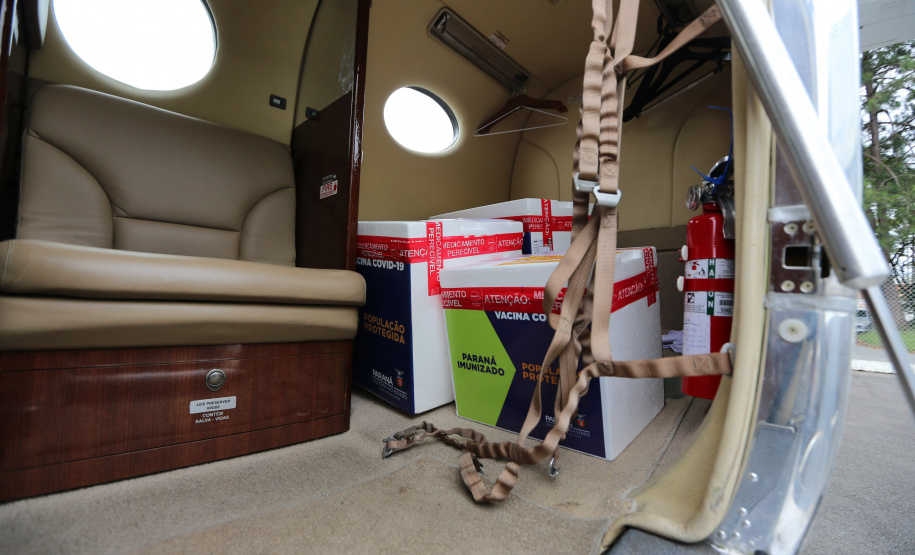 O secretário de Estado da Saude Beto Preto  entrega  novo lote da vacina contra o coronavírus nesta sexta-feira (29). São atendidas sete regionais com 19,6 mil doses. 29/01/2021 -  Foto: Geraldo Bubniak/AEN