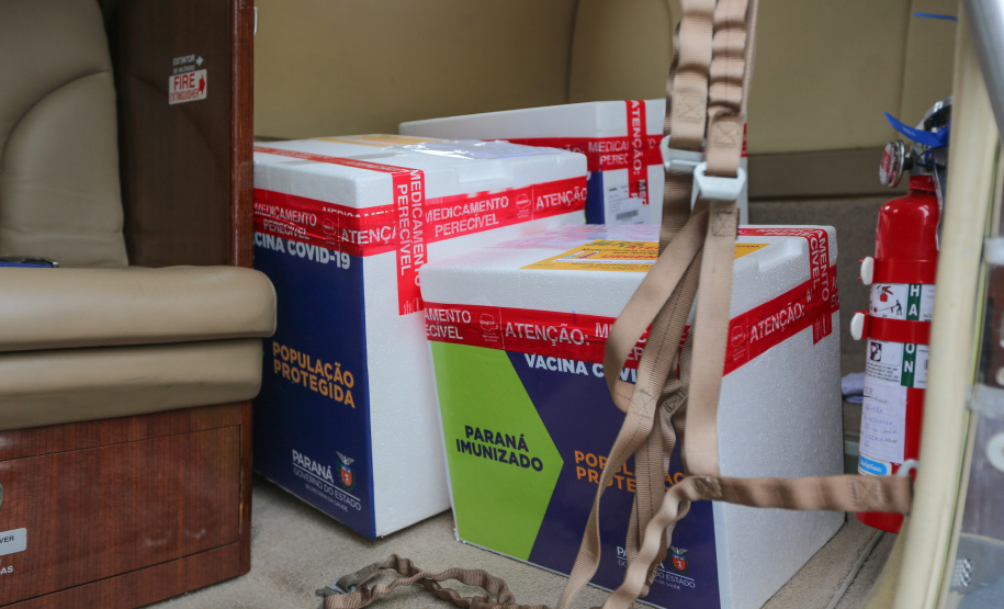 O secretário de Estado da Saude Beto Preto  entrega  novo lote da vacina contra o coronavírus nesta sexta-feira (29). São atendidas sete regionais com 19,6 mil doses. 29/01/2021 -  Foto: Geraldo Bubniak/AEN