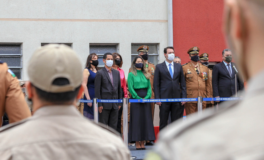 O governador Carlos Massa Ratinho Junior participou nesta sexta-feira (29) da troca do comando-geral do Corpo de Bombeiros do Paraná. Depois de dois anos como comandante, o coronel Samuel Prestes dá lugar ao coronel Gerson Gross, que até então respondia pelo comando da Academia Policial Militar do Guatupê.  -  Curitiba, 29/01/2021  -  Foto: Valdelino Alves Pontes