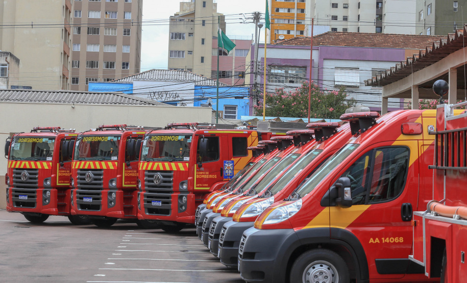 O governador Carlos Massa Ratinho Junior participou nesta sexta-feira (29) da troca do comando-geral do Corpo de Bombeiros do Paraná. Depois de dois anos como comandante, o coronel Samuel Prestes dá lugar ao coronel Gerson Gross, que até então respondia pelo comando da Academia Policial Militar do Guatupê.  -  Curitiba, 29/01/2021  -  Foto: Valdelino Alves Pontes