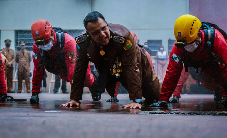 O governador Carlos Massa Ratinho Junior participou nesta sexta-feira (29) da troca do comando-geral do Corpo de Bombeiros do Paraná. Depois de dois anos como comandante, o coronel Samuel Prestes dá lugar ao coronel Gerson Gross, que até então respondia pelo comando da Academia Policial Militar do Guatupê.  -  Curitiba, 29/01/2021  -  Foto: Jonathan Campos/AEN