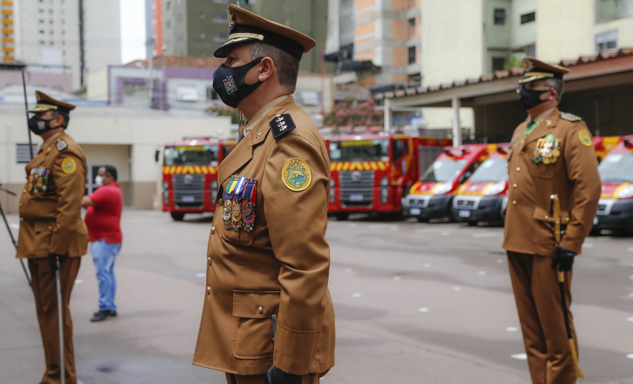 O governador Carlos Massa Ratinho Junior participou nesta sexta-feira (29) da troca do comando-geral do Corpo de Bombeiros do Paraná. Depois de dois anos como comandante, o coronel Samuel Prestes dá lugar ao coronel Gerson Gross, que até então respondia pelo comando da Academia Policial Militar do Guatupê.  -  Curitiba, 29/01/2021  -  Foto: Jonathan Campos/AEN
