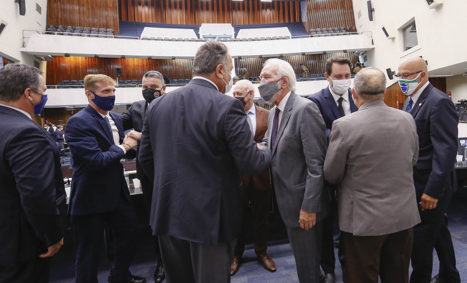 O governador Carlos Massa Ratinho Junior participou nesta segunda-feira (1º) da posse da nova Mesa Diretora da Assembleia Legislativa do Paraná para o biênio 2021/2022. Será a 19ª Legislatura da Casa e a quarta presidência consecutiva do deputado estadual Ademar Traiano.
Foto:Jonathan Campos/AEN