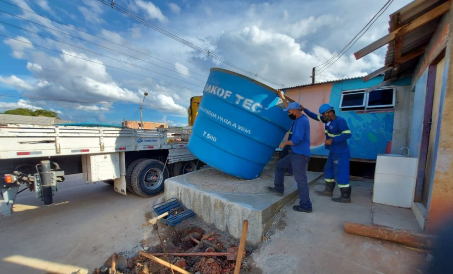 Sanepar reforça abastecimento de água para população vulnerável. Foto: Sanepar