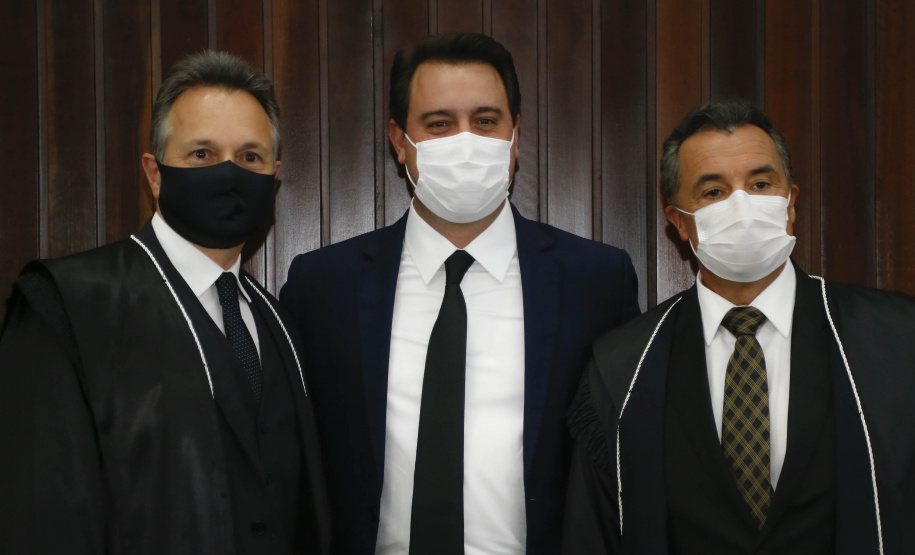 Governador Carlos Massa participa da  cerimônia de posse da nova cúpula diretiva do Tribunal de Justiça do Paraná (TJ-PR) para o biênio 2021/2022. Foto: Jonathan Campos/AEN