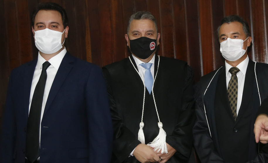 Governador Carlos Massa participa da  cerimônia de posse da nova cúpula diretiva do Tribunal de Justiça do Paraná (TJ-PR) para o biênio 2021/2022. Foto: Jonathan Campos/AEN