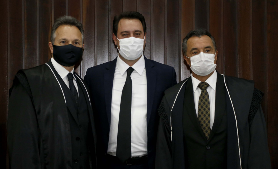 Governador Carlos Massa participa da  cerimônia de posse da nova cúpula diretiva do Tribunal de Justiça do Paraná (TJ-PR) para o biênio 2021/2022. Foto: Jonathan Campos/AEN