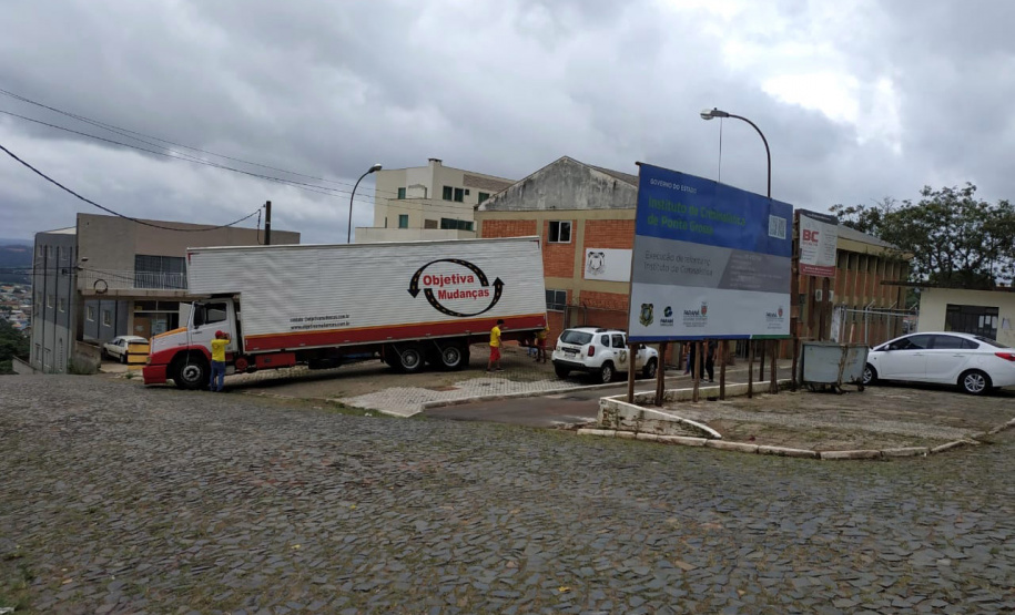 Os trabalhos da Polícia Científica em Ponta Grossa voltaram a funcionar no prédio da instituição na cidade, nesta segunda-feira (01). O local estava interditado desde setembro de 2018, devido ao comprometimento na estrutura do muro da unidade.   -  Foto: Divulgação Polícia Cientítica