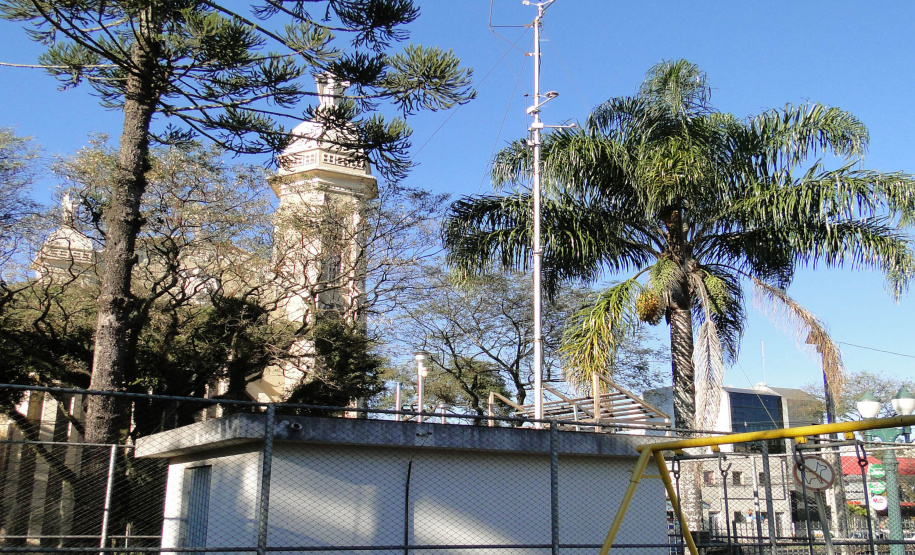 As 11 estações atualmente ativas de Monitoramento da Qualidade do Ar no Paraná indicam uma melhora em 2020 dos seus níveis, quando comparado com o ano de 2019. Os equipamentos apresentaram queda na emissão de gases poluentes na atmosfera.  -  Foto: Arquivo AEN