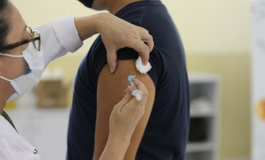 O Paraná atingiu nesta quarta-feira (03) a marca de 163.106 pessoas vacinadas contra a Covid-19. O número representa 68,2% das 238.871 doses distribuídas até o momento pelo Governo do Estado aos 399 municípios paranaenses. .  03/02/2021. Foto: Geraldo Bubniak/AEN