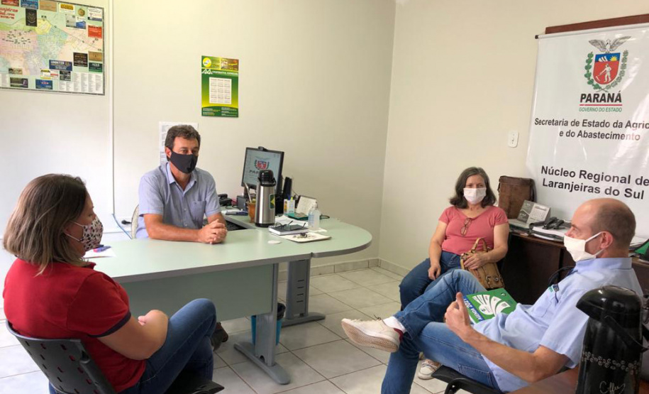 A Adapar (Agência de Defesa Agropecuária do Paraná) reativou, depois de 10 anos, a Unidade Regional de Sanidade Agropecuária (URS) de Laranjeiras do Sul. A nova unidade vai abranger 10 municípios que até agora eram divididos entre os núcleos de Cascavel, Pato Branco e Guarapuava e terá como supervisora a engenheira agrônoma Cristiane do Rocio Kruger.  -  Foto: Divulgação SEAB