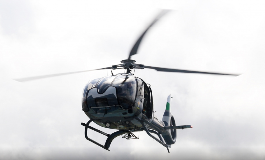 Em 45 dias de atuação no Litoral, na temporada Verão Consciente, o Batalhão de Polícia Militar de Operações Aéreas (BPMOA) realizou mais de 100 missões e o atendimento de 39 vítimas. - Foto: Divulgação BPMOA/SESP