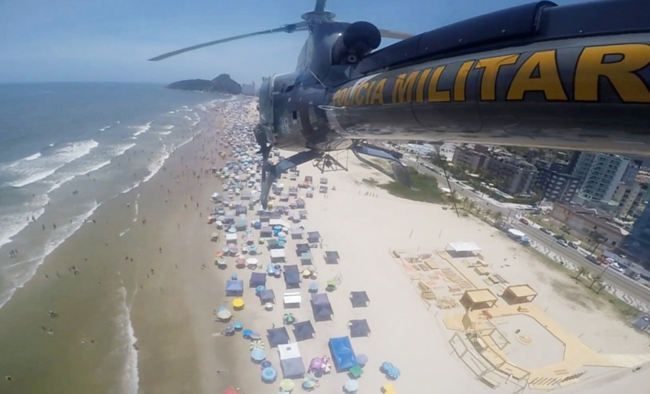 Em 45 dias de atuação no Litoral, na temporada Verão Consciente, o Batalhão de Polícia Militar de Operações Aéreas (BPMOA) realizou mais de 100 missões e o atendimento de 39 vítimas.  - Foto: Divulgação BPMOA/SESP