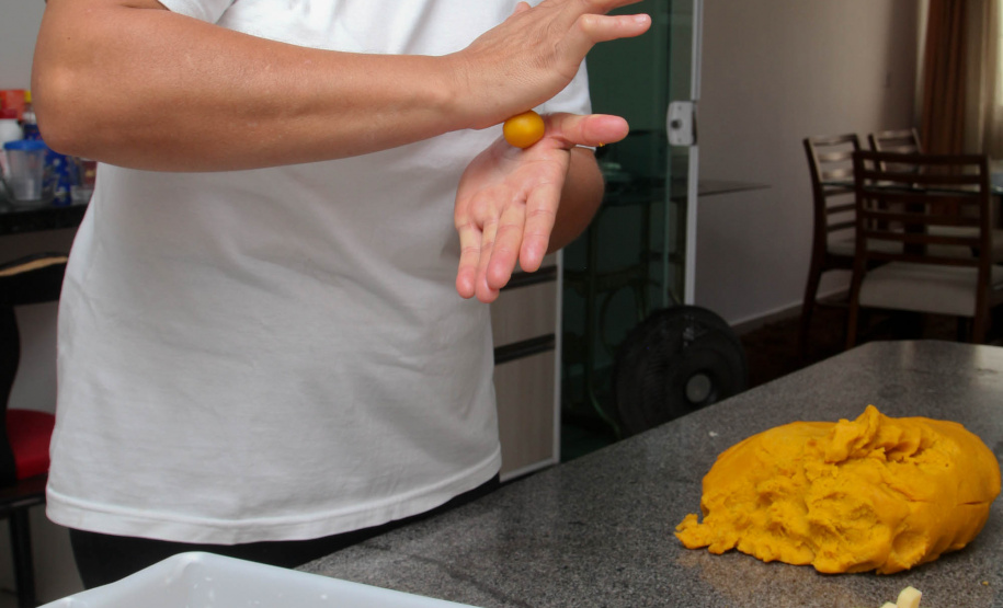 Fomento Paraná Lançado pelo governador Carlos Massa Ratinho Junior em setembro de 2019, o programa Banco da Mulher Paranaense já beneficiou mais de 3.600 empreendimentos capitaneados por mulheres com a liberação de R$ 45 milhões em crédito pela Fomento Paraná. Na foto, Débora Veroneze. Foto: Ari Dias/AEN