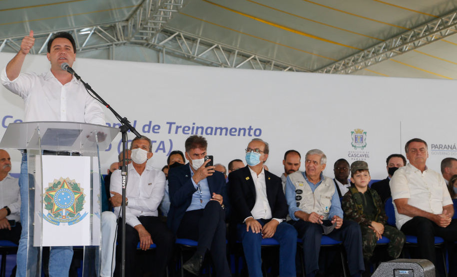 Uma área de maide de 86 mil metros quadrados será referência na formação e no treinamento de atletas no Paraná, desde a base até os de alto rendimento. O presidente Jair Bolsonaro e o governador Carlos Massa Ratinho Junior inauguraram nesta quinta-feira (4) o Centro Nacional de Treinamento de Atletismo (CNTA), um dos mais completos centros de excelência do País em iniciação esportiva, localizado em Cascavel, no Oeste do Estado.Foto Gilson Abreu/AEN
