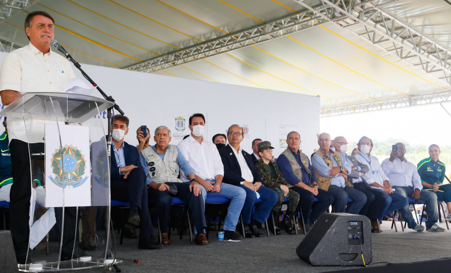 Uma área de maide de 86 mil metros quadrados será referência na formação e no treinamento de atletas no Paraná, desde a base até os de alto rendimento. O presidente Jair Bolsonaro e o governador Carlos Massa Ratinho Junior inauguraram nesta quinta-feira (4) o Centro Nacional de Treinamento de Atletismo (CNTA), um dos mais completos centros de excelência do País em iniciação esportiva, localizado em Cascavel, no Oeste do Estado.Foto Gilson Abreu/AEN