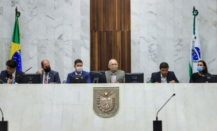 O Governo do Estado abriu nesta quinta-feira (04) uma série de debates públicos para dar transparência e agregar sugestões que possam aperfeiçoar o modelo de concessão do novo Anel de Integração do Paraná, que passará a ter 3