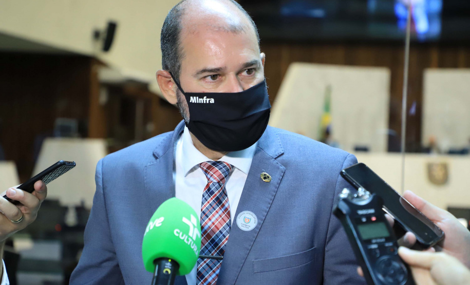 O Governo do Estado abriu nesta quinta-feira (04) uma série de debates públicos para dar transparência e agregar sugestões que possam aperfeiçoar o modelo de concessão do novo Anel de Integração do Paraná, que passará a ter 3