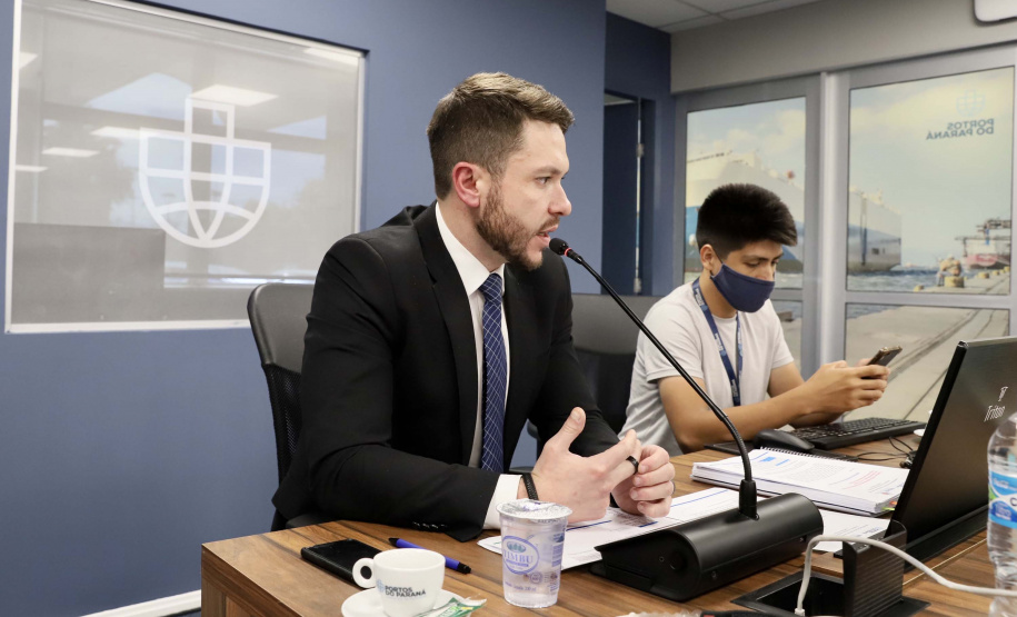 A Portos do Paraná realizou nesta quinta-feira (4) a audiência sobre o leilão de arrendamento da área PAR32, voltada para movimentação de carga geral, em especial açúcar ensacado, no Porto de Paranaguá.  Em 2020, o terminal paranaense teve o melhor índice de produtividade para este tipo de carga, no Brasil. A prancha média operacional chegou a 137 toneladas por hora.