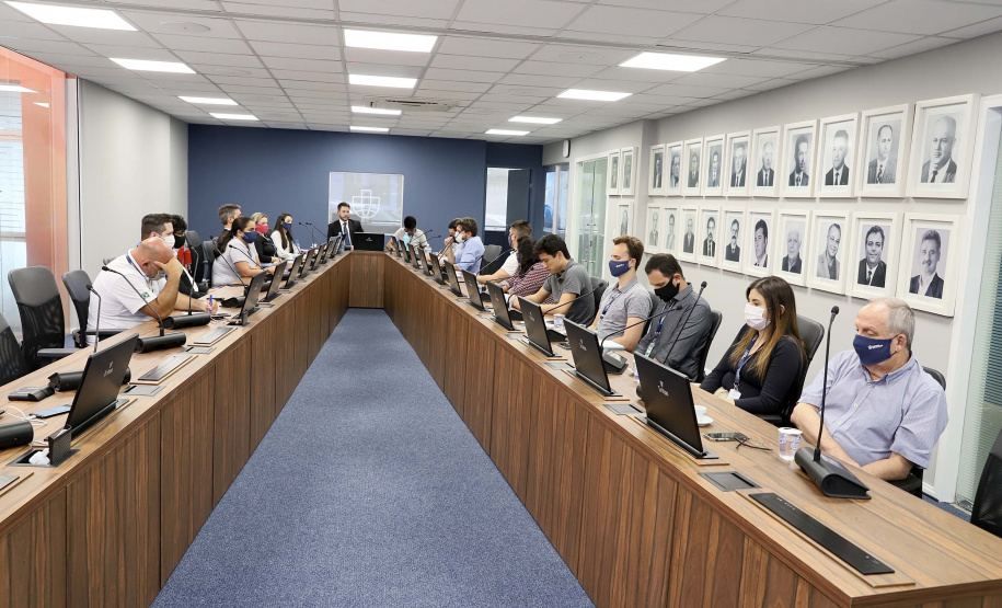 A Portos do Paraná realizou nesta quinta-feira (4) a audiência sobre o leilão de arrendamento da área PAR32, voltada para movimentação de carga geral, em especial açúcar ensacado, no Porto de Paranaguá.  Em 2020, o terminal paranaense teve o melhor índice de produtividade para este tipo de carga, no Brasil. A prancha média operacional chegou a 137 toneladas por hora.