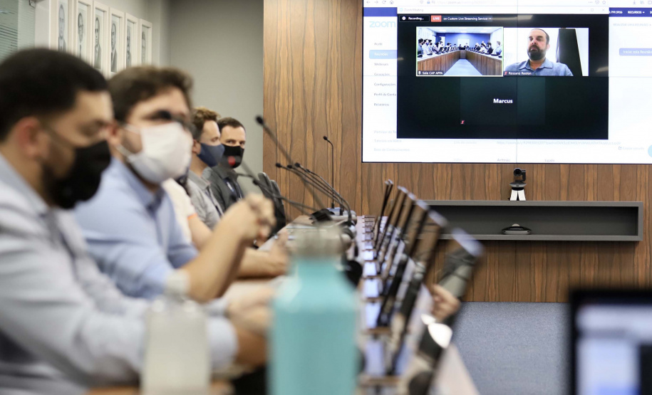 A Portos do Paraná realizou nesta quinta-feira (4) a audiência sobre o leilão de arrendamento da área PAR32, voltada para movimentação de carga geral, em especial açúcar ensacado, no Porto de Paranaguá.  Em 2020, o terminal paranaense teve o melhor índice de produtividade para este tipo de carga, no Brasil. A prancha média operacional chegou a 137 toneladas por hora.