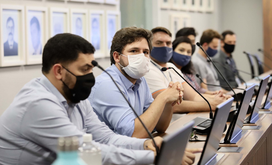 A Portos do Paraná realizou nesta quinta-feira (4) a audiência sobre o leilão de arrendamento da área PAR32, voltada para movimentação de carga geral, em especial açúcar ensacado, no Porto de Paranaguá.  Em 2020, o terminal paranaense teve o melhor índice de produtividade para este tipo de carga, no Brasil. A prancha média operacional chegou a 137 toneladas por hora.