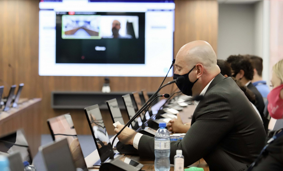 A Portos do Paraná realizou nesta quinta-feira (4) a audiência sobre o leilão de arrendamento da área PAR32, voltada para movimentação de carga geral, em especial açúcar ensacado, no Porto de Paranaguá.  Em 2020, o terminal paranaense teve o melhor índice de produtividade para este tipo de carga, no Brasil. A prancha média operacional chegou a 137 toneladas por hora.