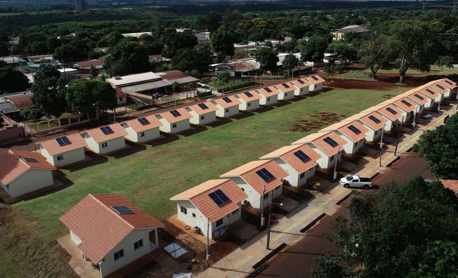 Famílias de Foz do Iguaçu recebem as chaves da casa própria. Foto: Cohapar
