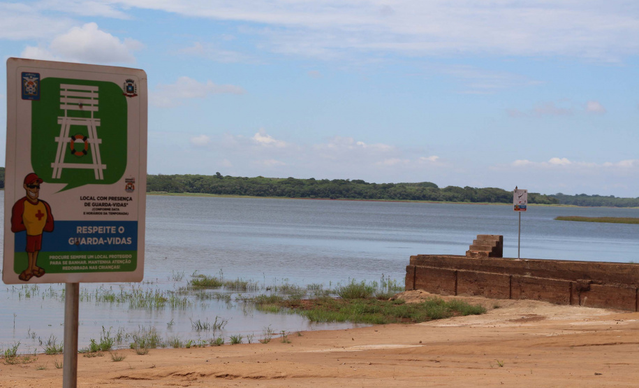 PM e Bombeiros reforçam a prevenção nas prainhas de água doce da Costa Oeste durante Verão Consciente  -  Curitiba, 05/02/2021  -  Foto: Divulgação SESP PR