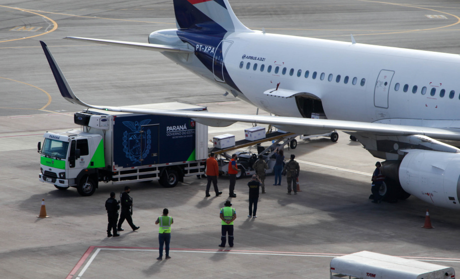 Vacinas Com a chegada do quarto lote, Paraná começa a vacinar idosos. Foto: Ari Dias/AEN